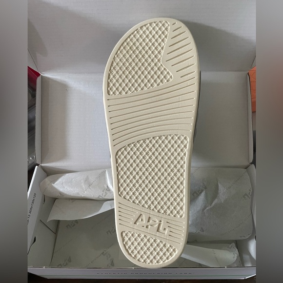 BNWT, APL‎ LUSSO SLIDES, Cement/Pristine, Men’s 9, Leather - Picture 2 of 3